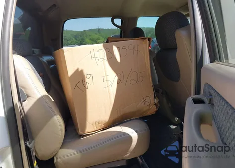 2002 Chevrolet Avalanche 1500 z USA, uszkodzony, nr VIN 3GNEC13T02G185665